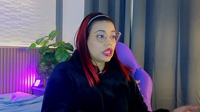 TiffanyWalk online show from October 11, 12:41 pm