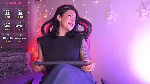 Madison Mayer online show from January 19, 1:07 pm