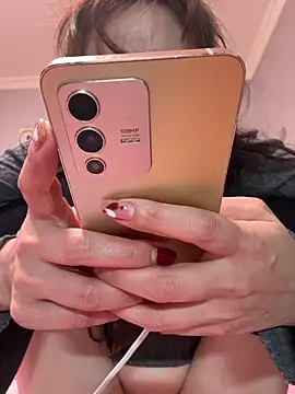 aa520uv online show from February 24, 7:40 am