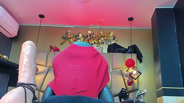 Kendraa Hot online show from March 5, 10:38 pm