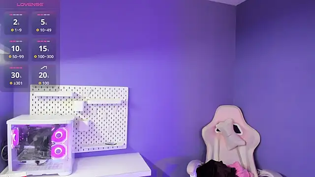 Alice 26  online show from September 25, 8:50 pm