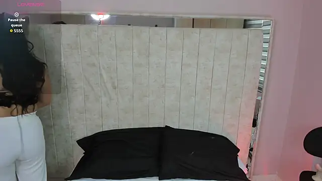 Alice 26  online show from September 8, 8:30 pm