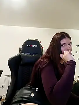 MeCherryy online show from February 7, 7:40 pm