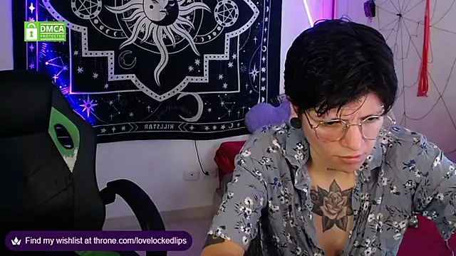 lovelockedlips online show from October 19, 8:00 pm