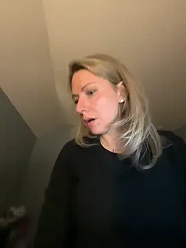 LittleMsMILF online show from March 14, 1:39 am