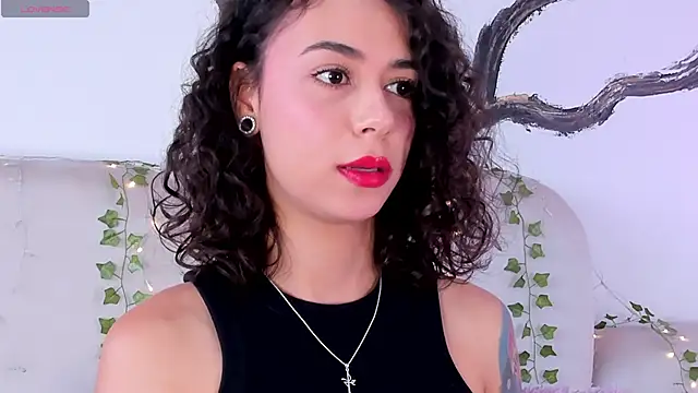 AliceStevens  online show from October 21, 1:26 pm