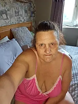 MissQueenBeex online show from January 8, 1:59 pm