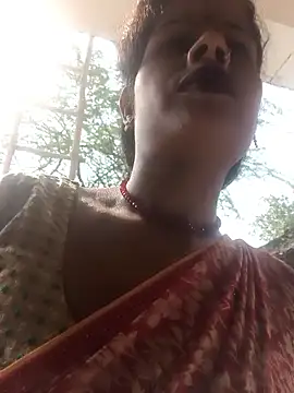 Eshna Dabral online show from October 18, 7:55 am