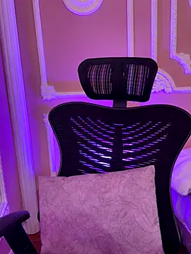 ArianaReynoldss online show from September 30, 7:30 pm