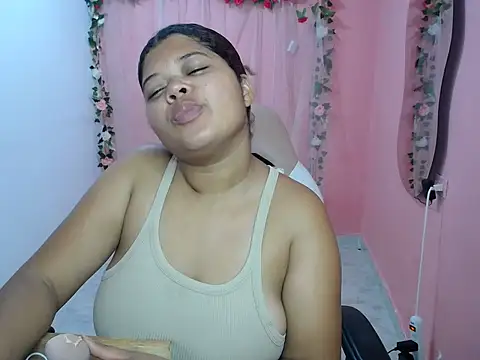 natalietits1 online show from September 25, 5:44 pm