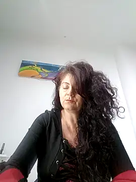 lunadicty online show from March 31, 5:18 am