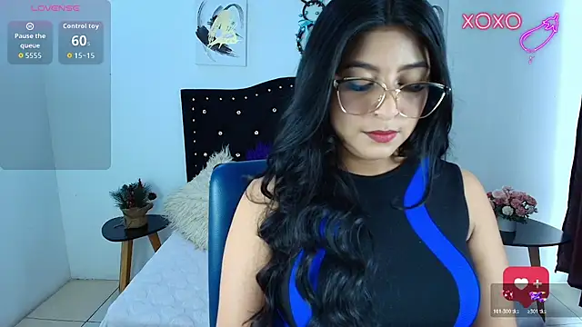 Ariana F W online show from January 16, 1:51 pm