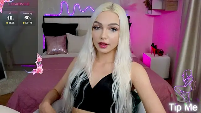 LinaLirian online show from September 26, 2:15 pm