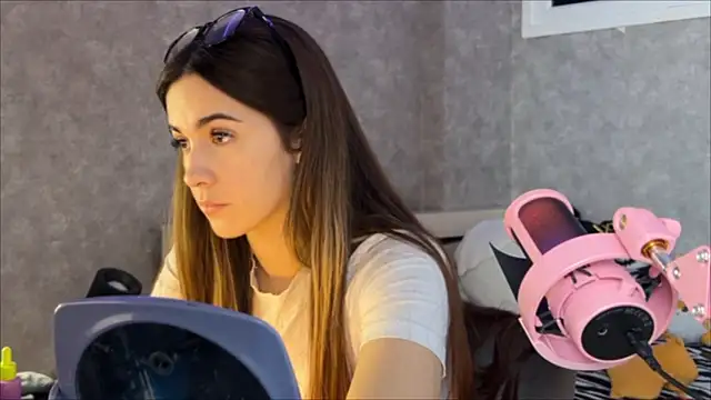 CupSizeGirl online show from March 25, 6:38 am