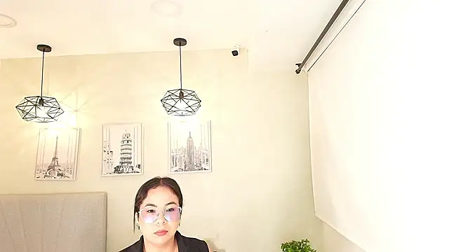  Victoria Collins online show from November 19, 10:59 am