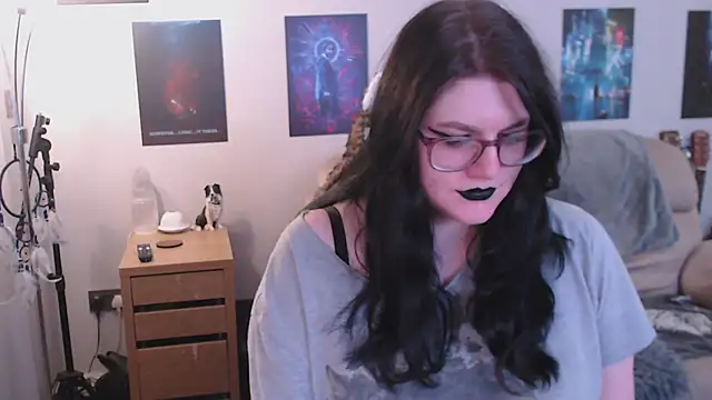 GothSuccubusBabe online show from December 4, 2:14 am