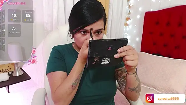 mia traveluxe online show from September 16, 1:35 am