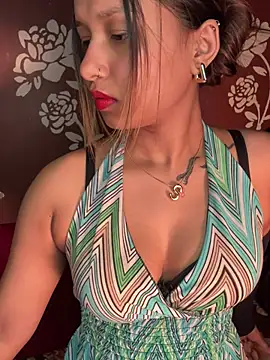 Scarlett 1819 online show from January 31, 8:18 pm