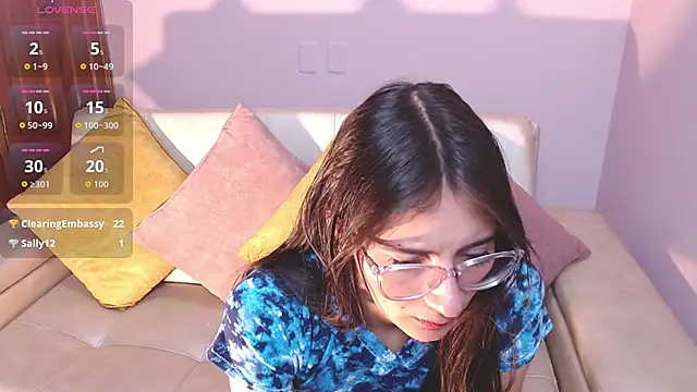 alesiamoore online show from October 2, 2:33 pm