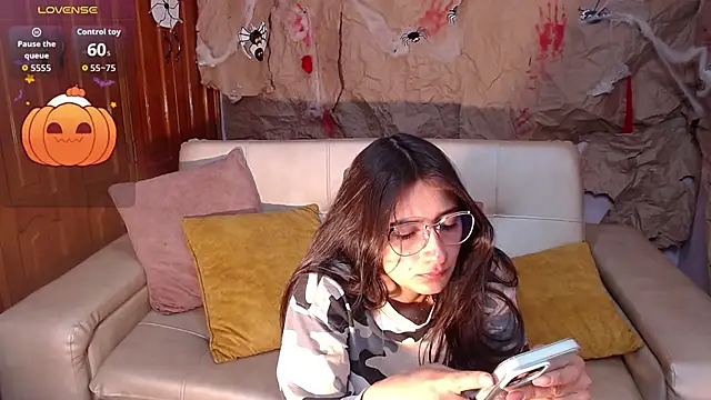 alesiamoore online show from October 23, 2:12 pm