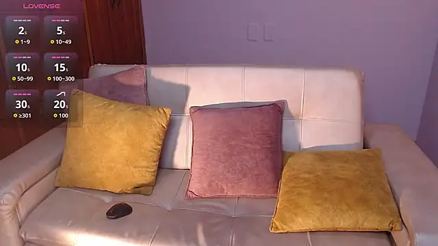 alesiamoore online show from November 11, 4:37 pm