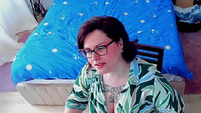 Squirt Kimm online show from March 18, 11:15 am