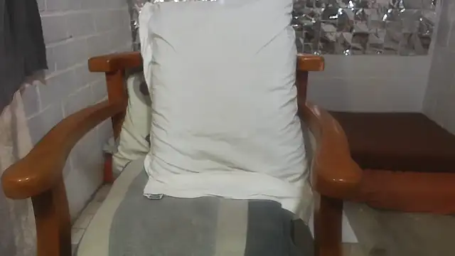 rose-crystal online show from October 8, 2:43 pm