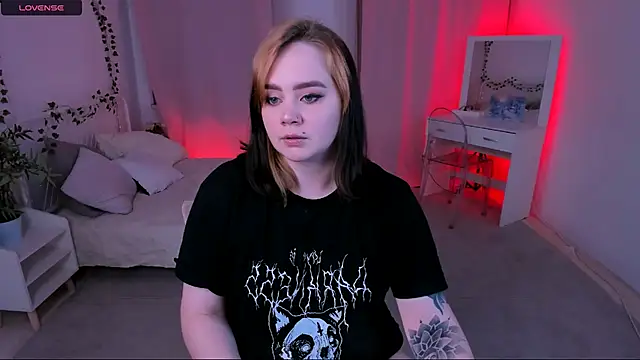 lunaalli online show from November 3, 2:10 pm