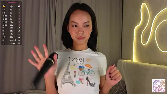 AlodiaAxley online show from October 15, 7:05 pm