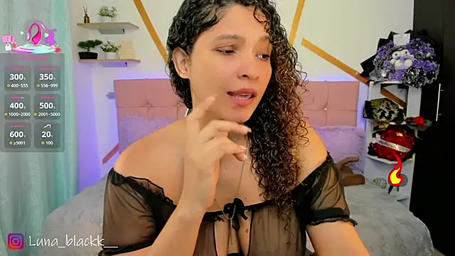 Luna blackk online show from April 10, 9:10 pm