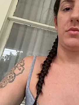 sweetsirenn online show from September 18, 7:01 pm