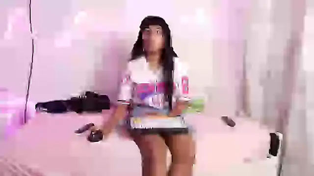 Andre lezcano online show from February 4, 4:32 pm