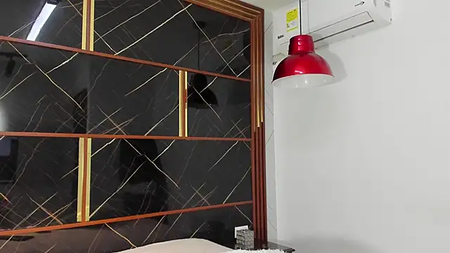 HannyThompson online show from March 31, 1:00 pm