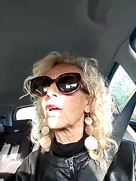 clarabell4 online show from October 24, 7:04 am