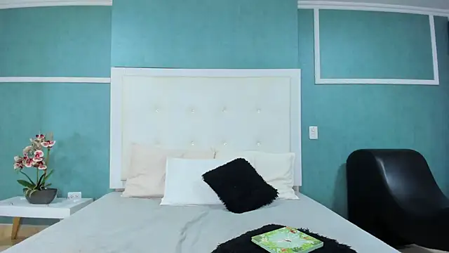 ania gomez online show from September 24, 9:58 pm