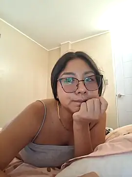 honeysweet111 online show from March 18, 9:09 pm