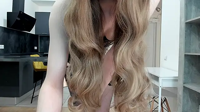 Kitty Player online show from April 12, 9:12 am