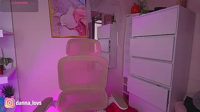 Dannaa Lovs online show from October 21, 5:28 pm