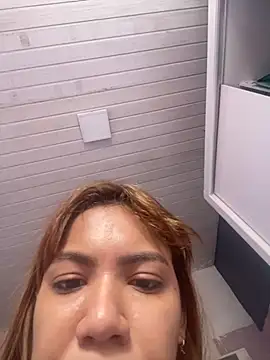 amandaaasilvaa online show from October 21, 2:43 pm