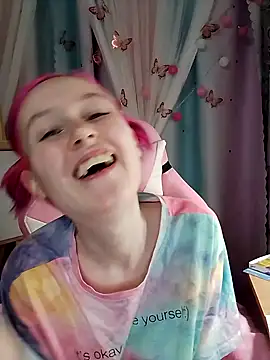 Fuzzy Unicorn online show from October 20, 7:17 pm