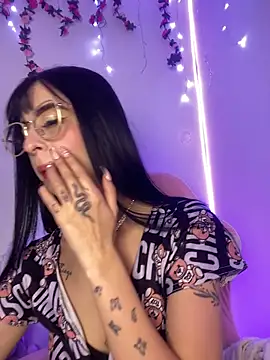 Lia  1 online show from December 1, 4:05 am