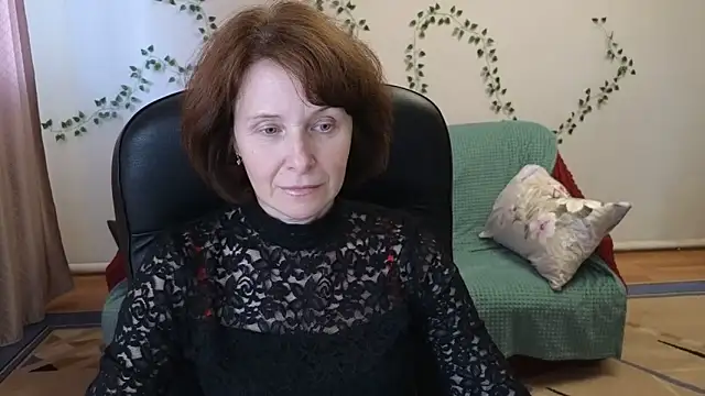 Lia Tito online show from April 15, 1:11 pm