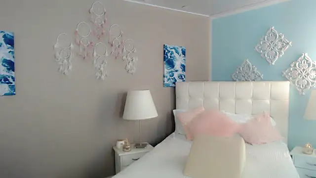 maddissonivanova online show from January 8, 7:07 pm