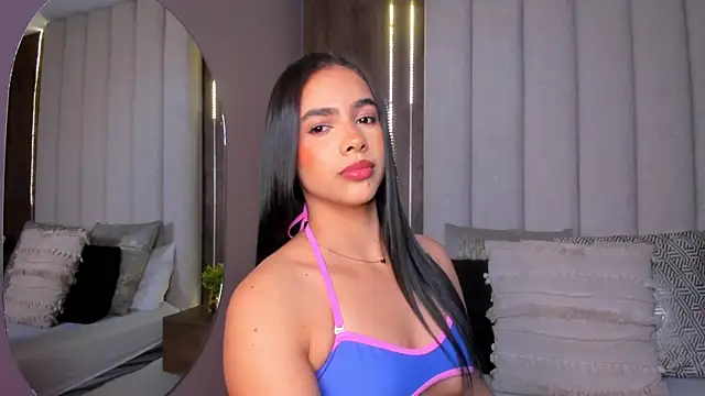 LucySalvatore  online show from September 20, 4:27 pm