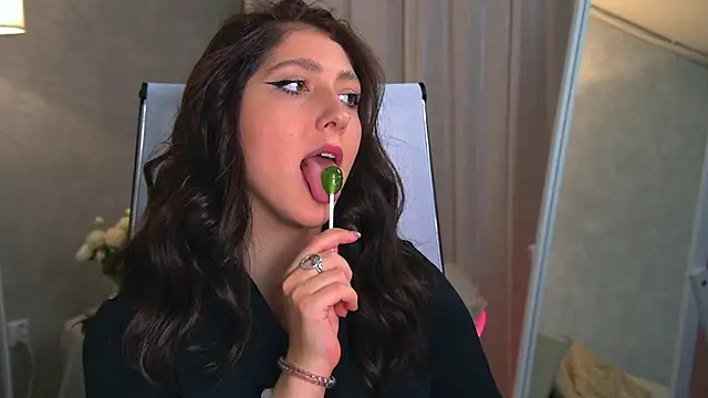 Mary Miiller online show from October 7, 9:36 am