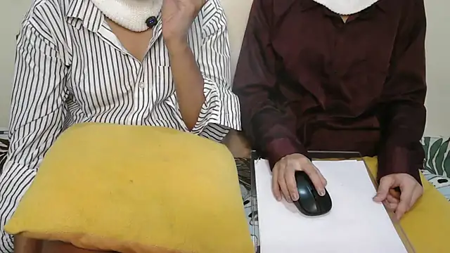NaughtyThrouple online show from September 20, 5:44 pm