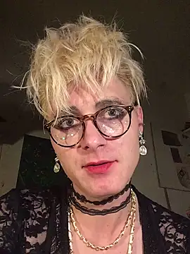 Sissy Cindy Whore online show from October 28, 3:23 am