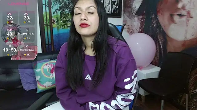 gigi gilt  online show from March 21, 8:19 am