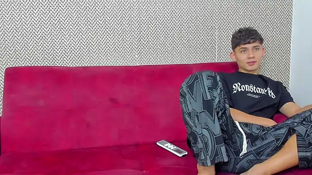 willy sexxx18 online show from November 27, 8:01 pm