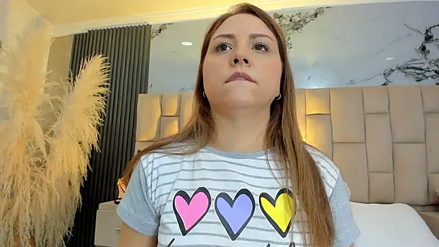 cloesummerr  online show from May 27, 12:46 pm